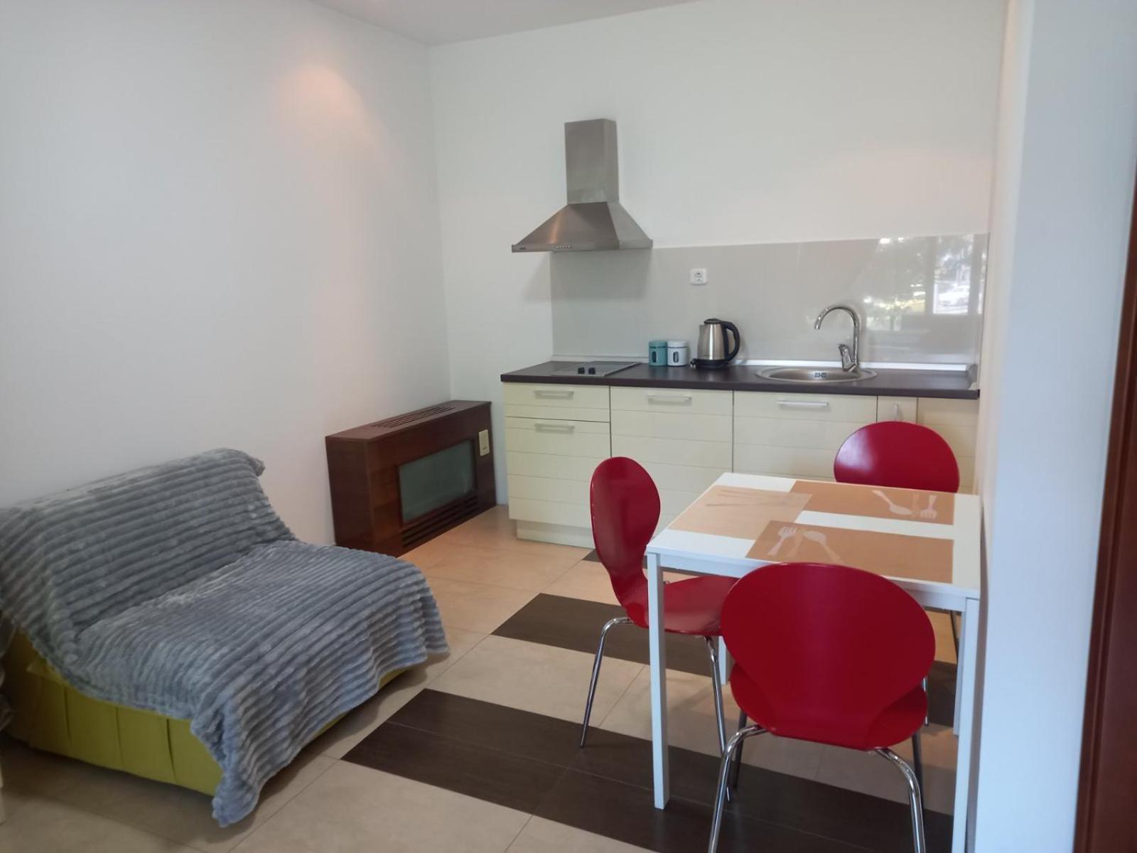Torch Apartment *